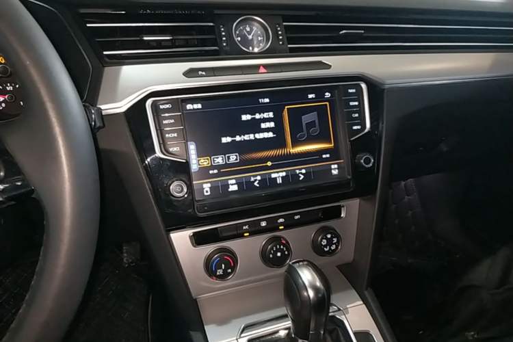 Used Volkswagen Magotan 2018 280TSI DSG Comfort Model Audio And AC Panel