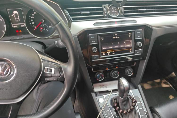 Used Volkswagen Magotan 2018 330TSI DSG Advanced Model Audio And AC Panel
