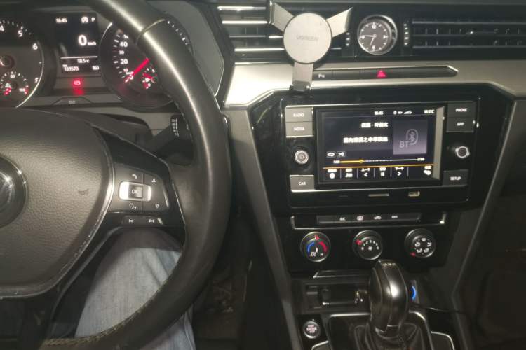 Used Volkswagen Magotan 2018 330TSI DSG Advanced Model Audio And AC Panel