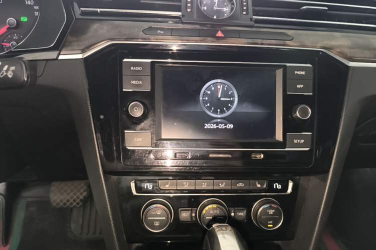 Used Volkswagen Magotan 2018 380TSI DSG Luxury Model Audio And AC Panel