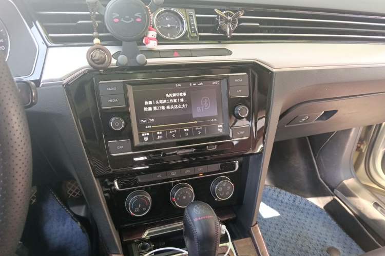 Used Volkswagen Magotan 2018 330TSI DSG Advanced Model Audio And AC Panel