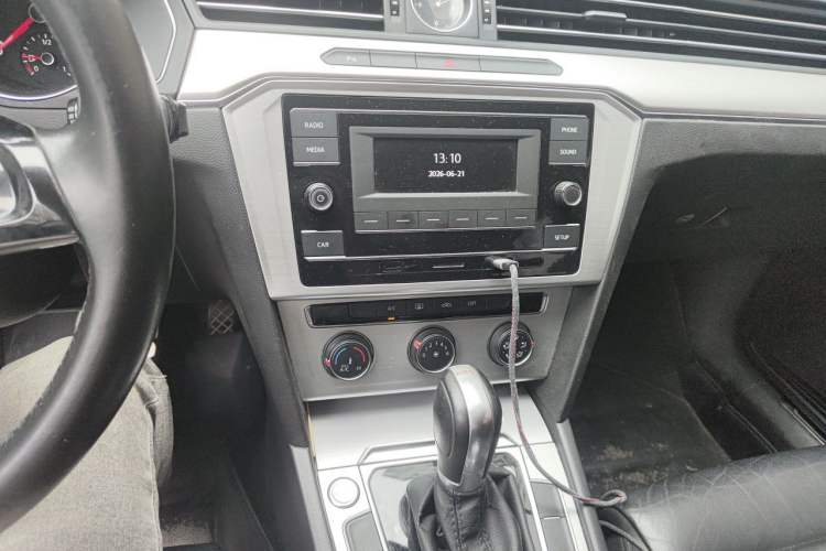 Used Volkswagen Magotan 2018 280TSI DSG Comfort Model Audio And AC Panel