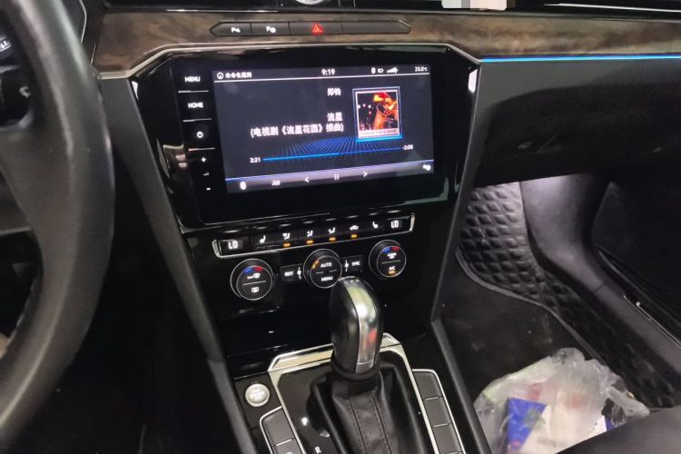 Used Volkswagen Magotan 2018 330TSI DSG Luxury Model Audio And AC Panel