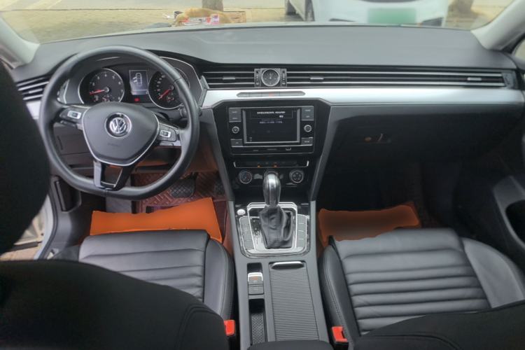 Used Volkswagen Magotan 2018 330TSI DSG Advanced Model Center Console