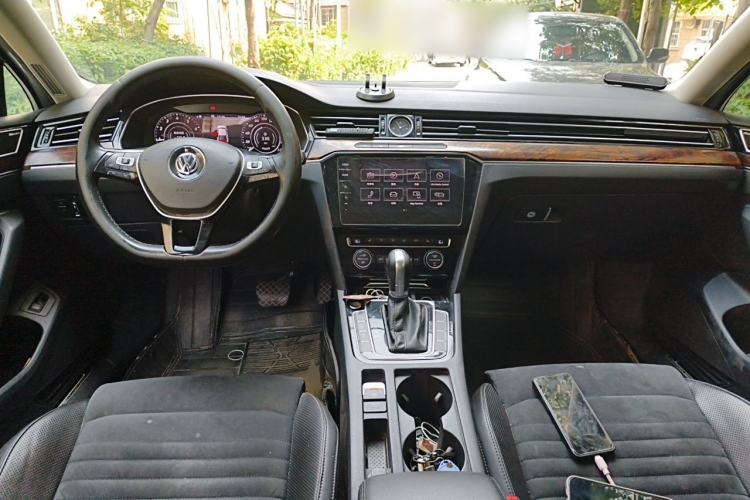Used Volkswagen Magotan 2018 380TSI DSG Prestige Model Center Console