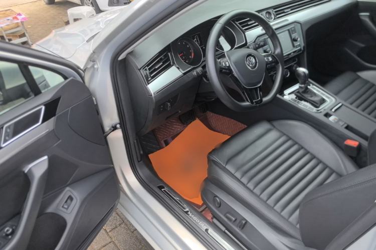 Used Volkswagen Magotan 2018 330TSI DSG Advanced Model Driver Seat