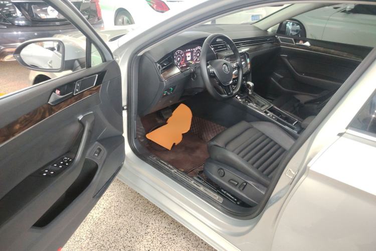 Used Volkswagen Magotan 2018 Facelift 330TSI DSG Luxury Model Driver Seat