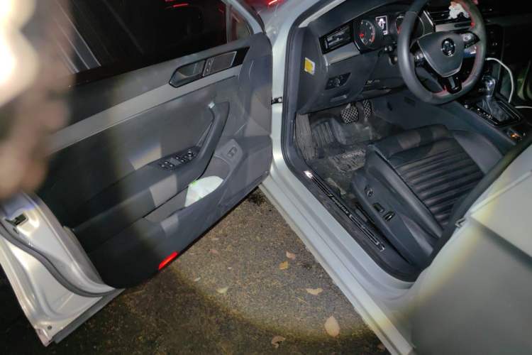 Used Volkswagen Magotan 2018 330TSI DSG Advanced Model Driver Seat