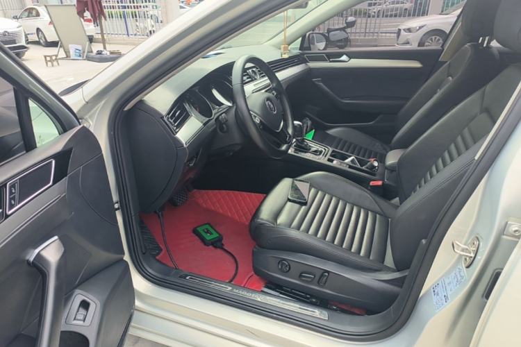 Used Volkswagen Magotan 2018 330TSI DSG Advanced Model Driver Seat