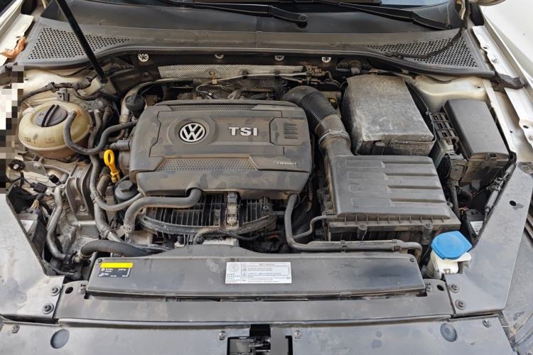 Used Volkswagen Magotan 2018 Facelift 330TSI DSG Luxury Model Engine Bay