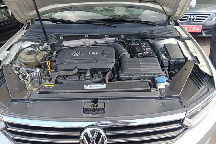 Used Volkswagen Magotan 2018 330TSI DSG Luxury Model Engine Bay