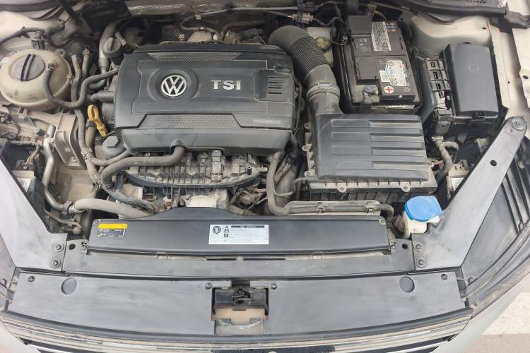 Used Volkswagen Magotan 2018 380TSI DSG Luxury Model Engine Bay