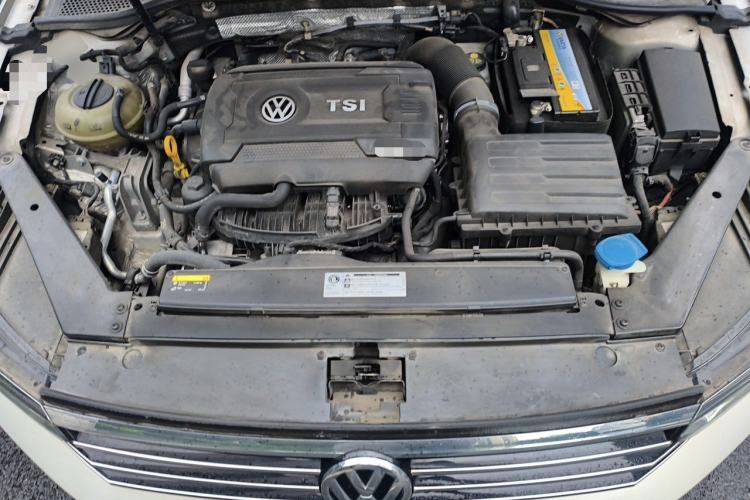 Used Volkswagen Magotan 2018 Facelift 330TSI DSG Luxury Model Engine Bay