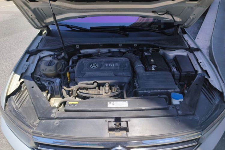 Used Volkswagen Magotan 2018 330TSI DSG Luxury Model Engine Bay