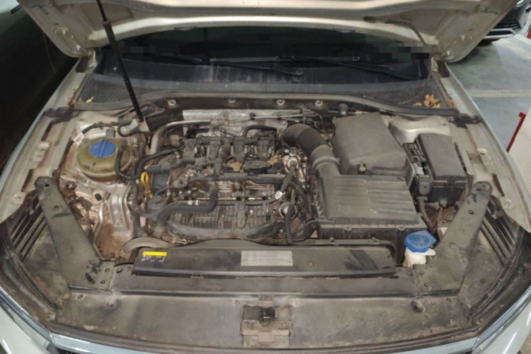 Used Volkswagen Magotan 2018 330TSI DSG Luxury Model Engine Bay