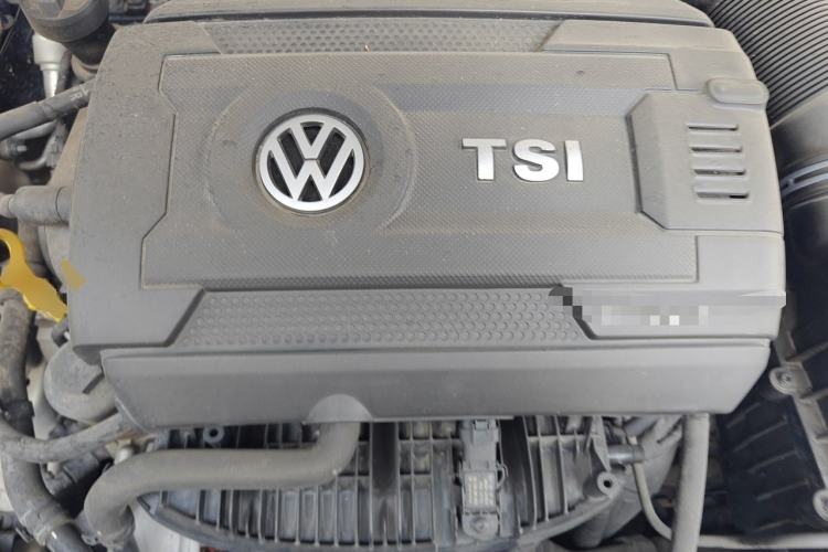Used Volkswagen Magotan 2018 330TSI DSG Luxury Model Engine Bay