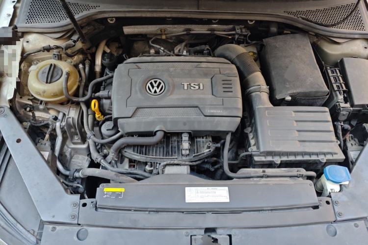 Used Volkswagen Magotan 2018 330TSI DSG Luxury Model Engine Bay