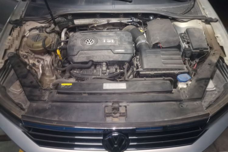 Used Volkswagen Magotan 2018 330TSI DSG Advanced Model Engine Bay