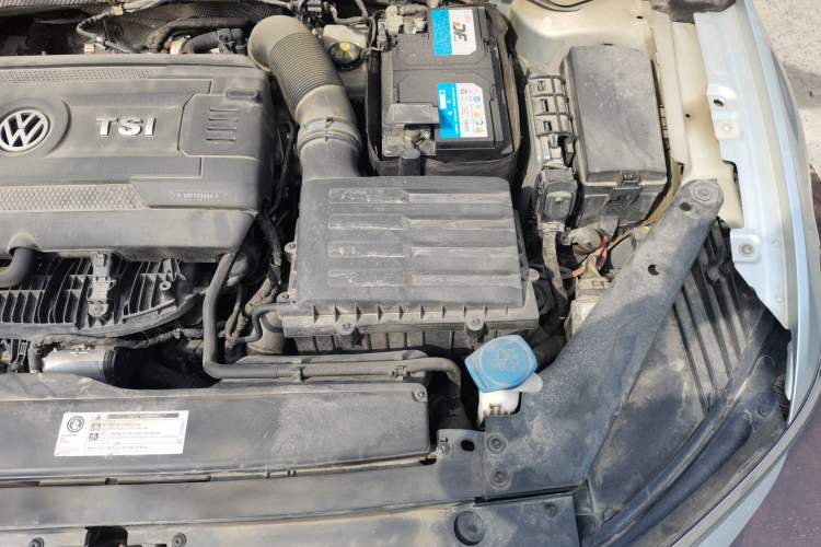 Used Volkswagen Magotan 2018 Facelift 330TSI DSG Luxury Model Engine Bay Left