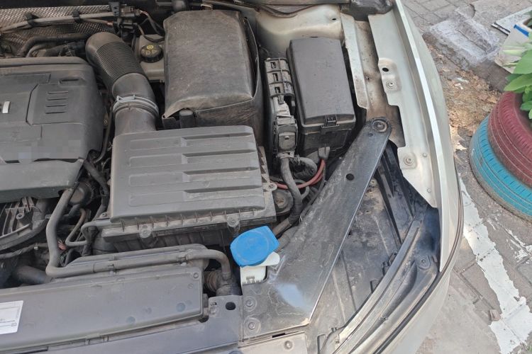 Used Volkswagen Magotan 2018 330TSI DSG Advanced Model Engine Bay Left