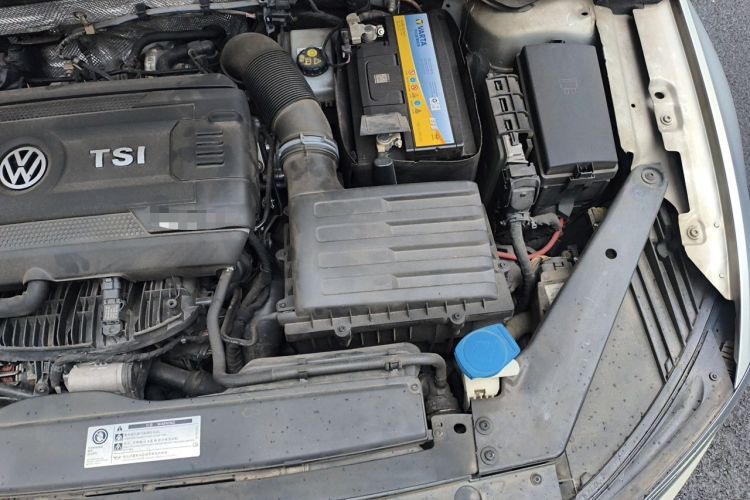 Used Volkswagen Magotan 2018 Facelift 330TSI DSG Luxury Model Engine Bay Left