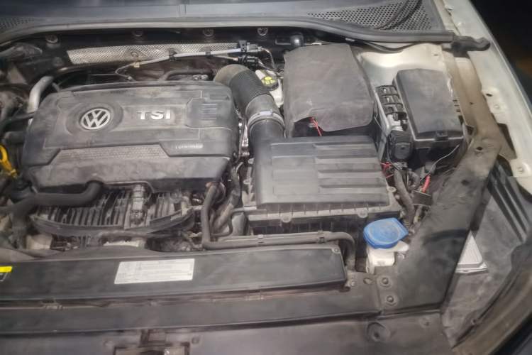 Used Volkswagen Magotan 2018 330TSI DSG Advanced Model Engine Bay Left