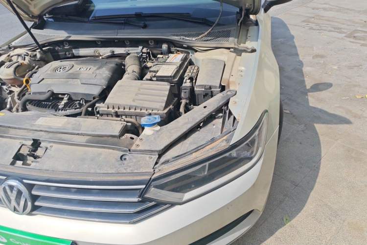 Used Volkswagen Magotan 2018 330TSI DSG Advanced Model Engine Bay Left