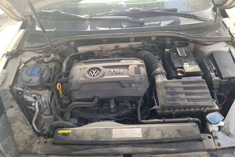 Used Volkswagen Magotan 2018 330TSI DSG Advanced Model Engine Bay