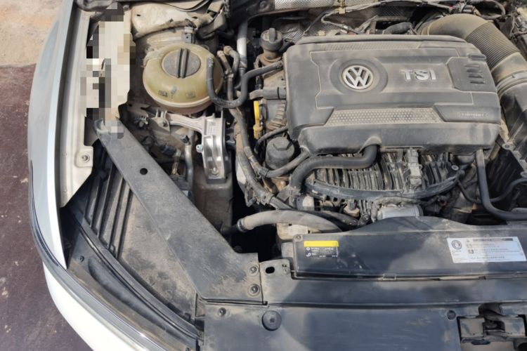 Used Volkswagen Magotan 2018 Facelift 330TSI DSG Luxury Model Engine Bay Right