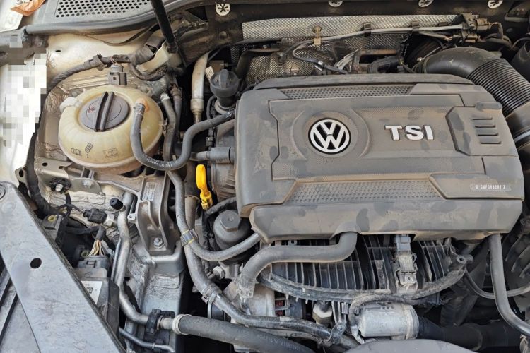 Used Volkswagen Magotan 2018 Facelift 330TSI DSG Luxury Model Engine Bay Right
