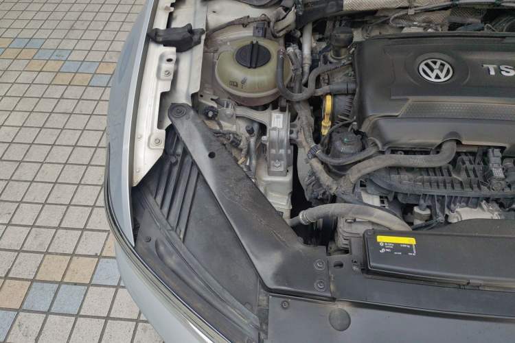 Used Volkswagen Magotan 2018 Facelift 380TSI DSG Luxury Version Engine Bay Right
