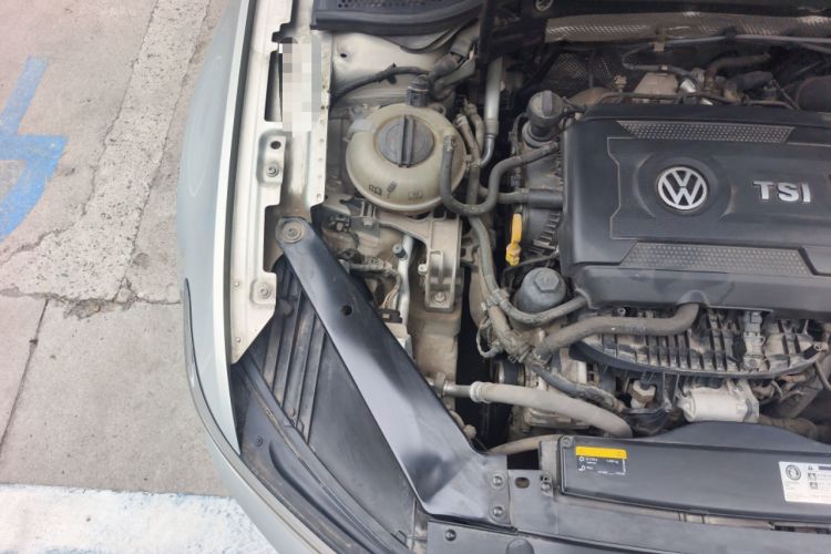 Used Volkswagen Magotan 2018 380TSI DSG Luxury Model Engine Bay Right