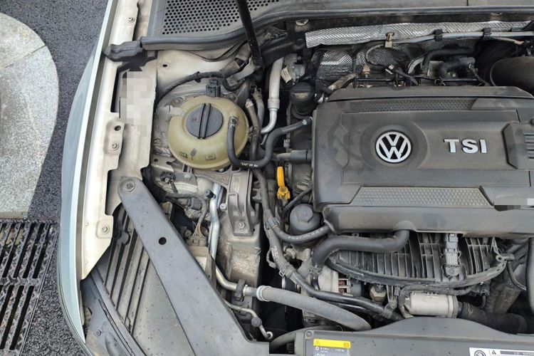Used Volkswagen Magotan 2018 Facelift 330TSI DSG Luxury Model Engine Bay Right