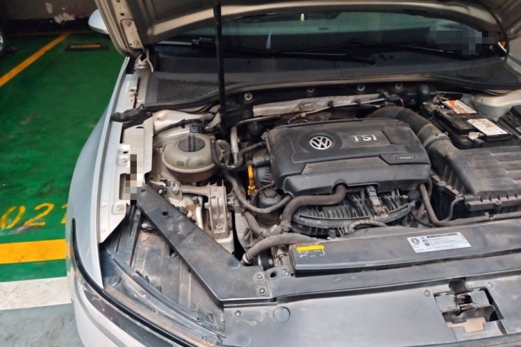 Used Volkswagen Magotan 2018 330TSI DSG Advanced Model Engine Bay Right