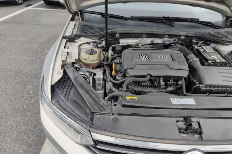 Used Volkswagen Magotan 2018 Facelift 330TSI DSG Luxury Model Engine Bay Right