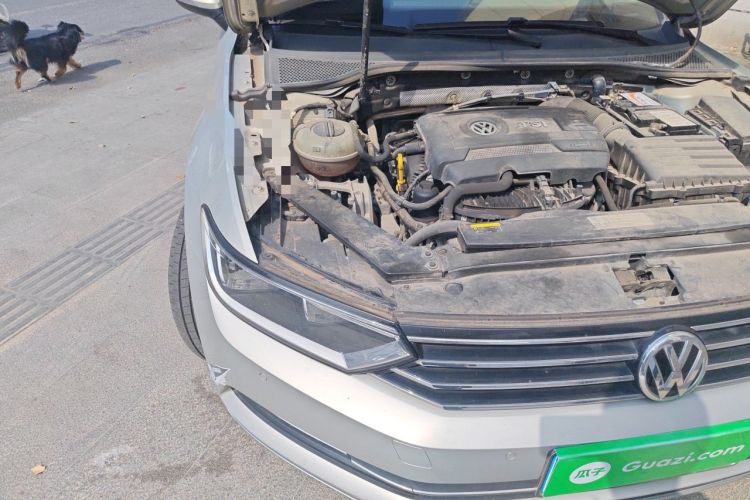 Used Volkswagen Magotan 2018 330TSI DSG Advanced Model Engine Bay Right