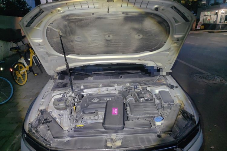 Used Volkswagen Magotan 2018 330TSI DSG Advanced Model Engine Bay