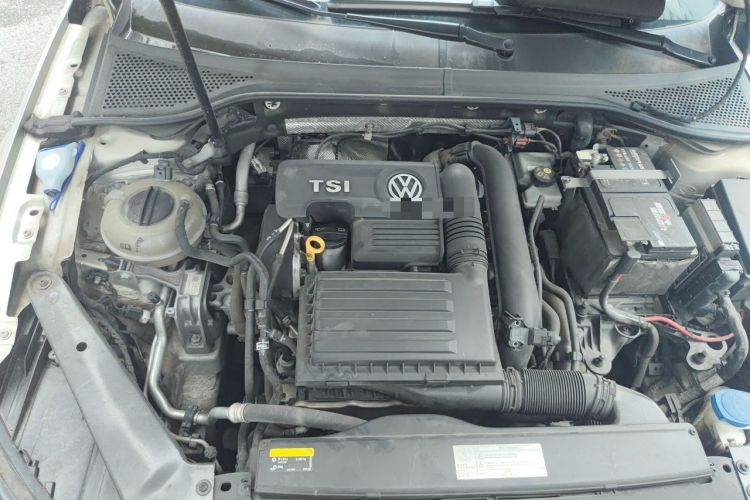 Used Volkswagen Magotan 2018 280TSI DSG Comfort Model Engine Bay