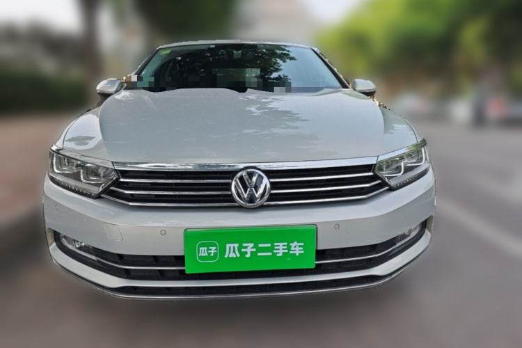 Used Volkswagen Magotan 2018 Facelift 330TSI DSG Luxury Model Exterior 1