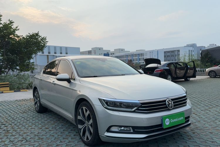 Used Volkswagen Magotan 2018 330TSI DSG Luxury Model Exterior 1