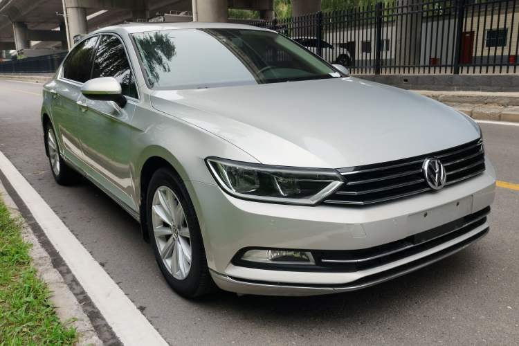 Used Volkswagen Magotan 2018 330TSI DSG Advanced Model Exterior 2