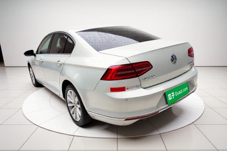 Used Volkswagen Magotan 2018 330TSI DSG Advanced Model Exterior 2