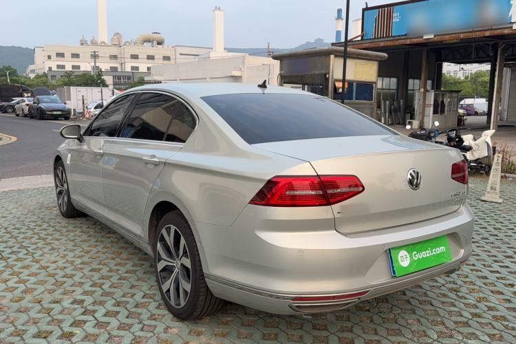 Used Volkswagen Magotan 2018 330TSI DSG Luxury Model Exterior 2