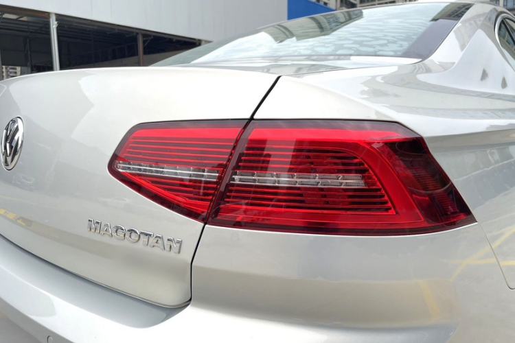 Used Volkswagen Magotan 2018 330TSI DSG Advanced Model Exterior 3