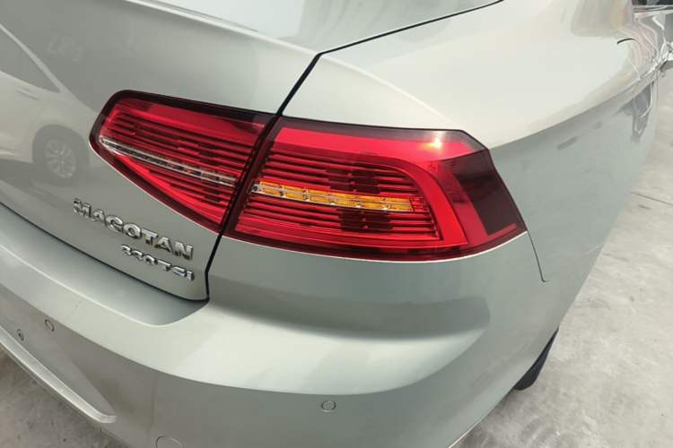 Used Volkswagen Magotan 2018 330TSI DSG Advanced Model Exterior 3