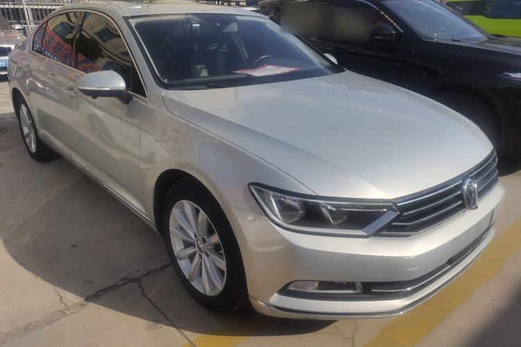 Used Volkswagen Magotan 2018 330TSI DSG Advanced Model Exterior 4