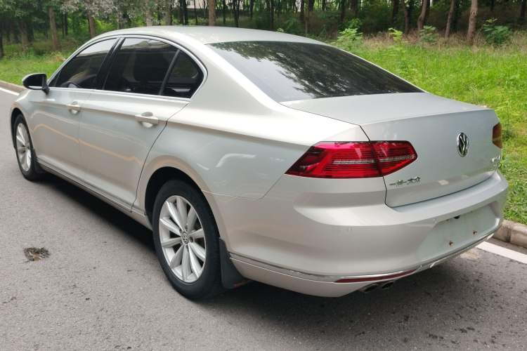Used Volkswagen Magotan 2018 330TSI DSG Advanced Model Exterior 4