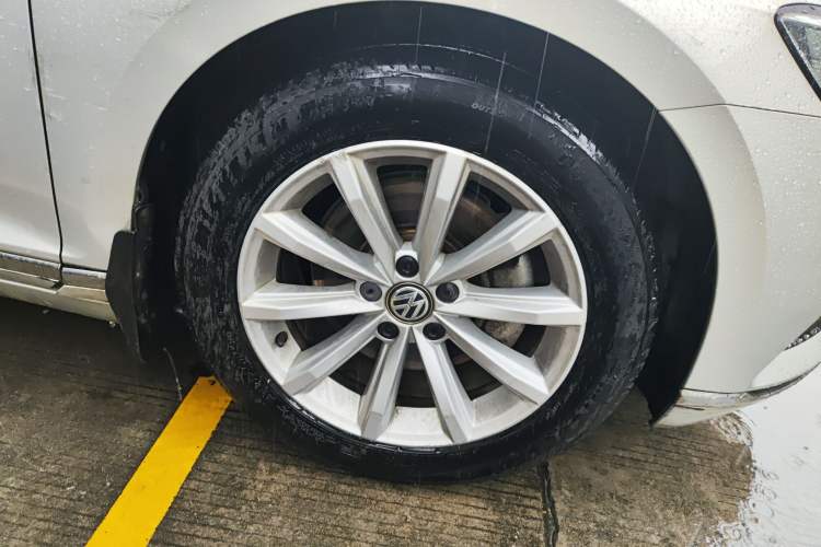 Used Volkswagen Magotan 2018 330TSI DSG Advanced Model Exterior 4