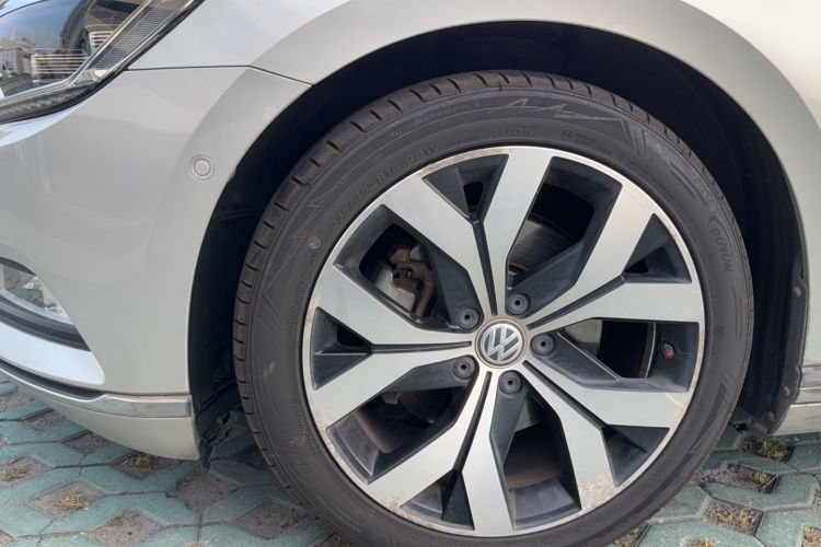 Used Volkswagen Magotan 2018 330TSI DSG Luxury Model Exterior 4