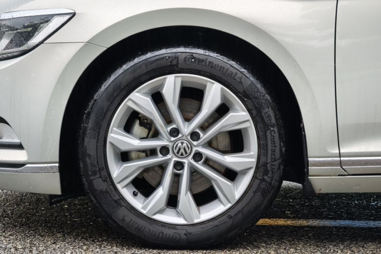 Used Volkswagen Magotan 2018 330TSI DSG Luxury Model Exterior 5